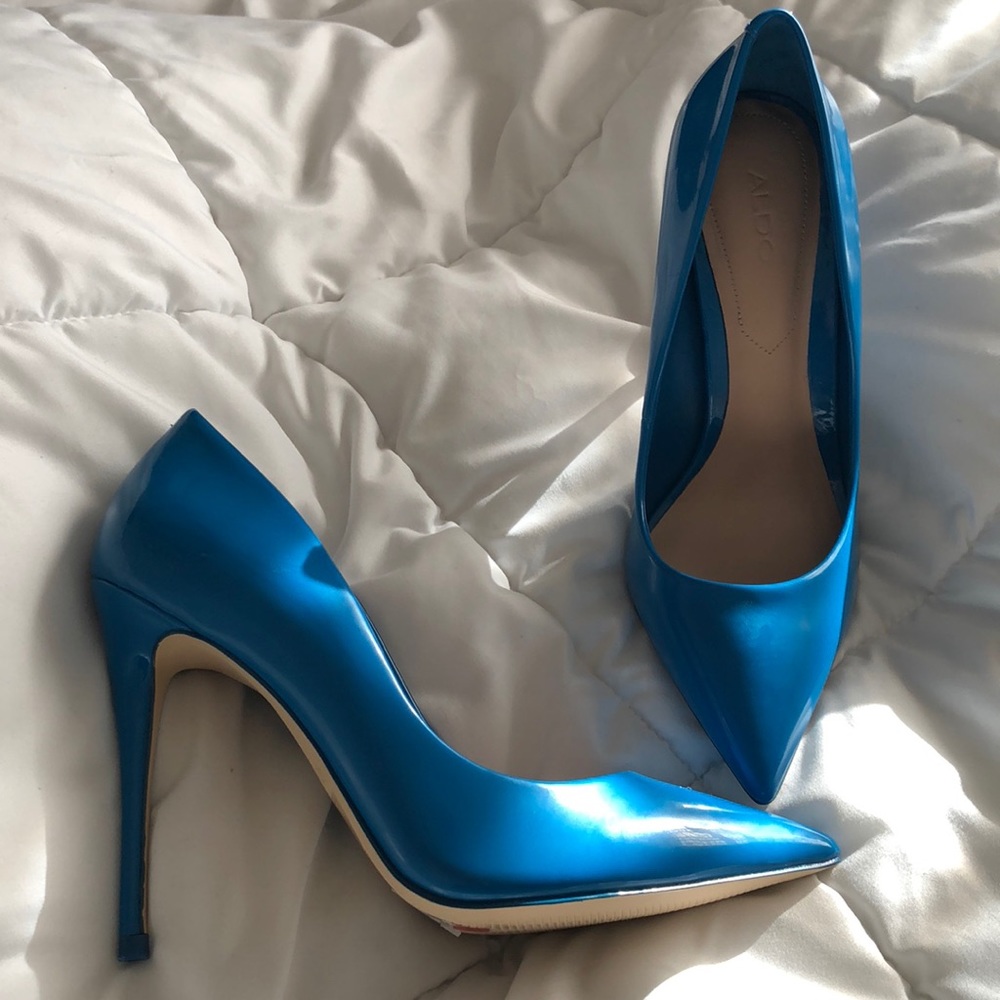 NEW Aldo blue pointed heels
